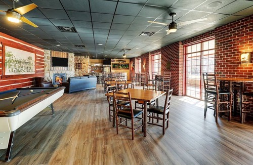 Moline Hotel | Central Moline Stay | 0.6 mi to Bass Street Landing | Dining & Nightlife