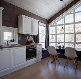 Møre og Romsdal Apartment | Central Mountain Penthouse Getaway, Strandafjellet