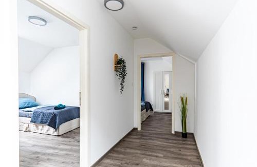 Vahrenwald Apartment | Central, Near Main Train Station, Supermarket, Train, Vahrenwalder