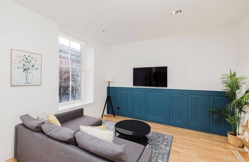Old Town Apartment | Central Old Town Apt. w/Views of the Grassmarket