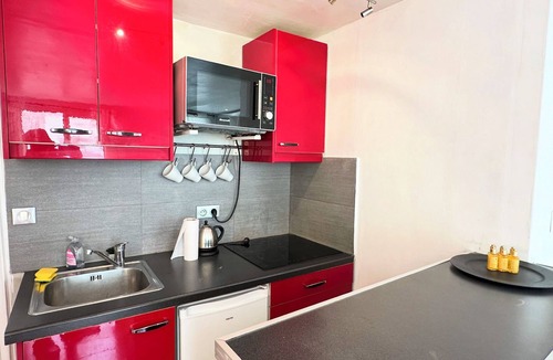 Quartier du Mail Apartment | Central Paris Studio Bright/Near metro/Pompidou
