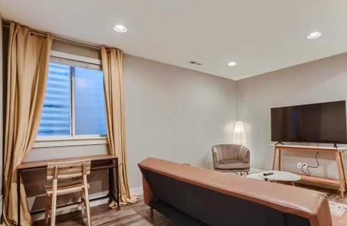 Stapleton House | Central Park - 28th Place Apt