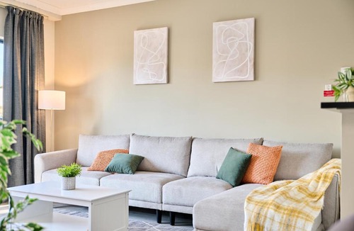 East Perth Apartment | Central Perth Apartment with Pool