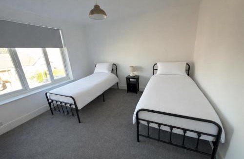 Peterborough House | Central Peterborough Home, Garden, Parking, 2 Bed