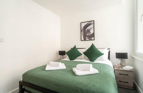 Preston Apartment | Central Preston Bright 1BED Apartment w WiFi