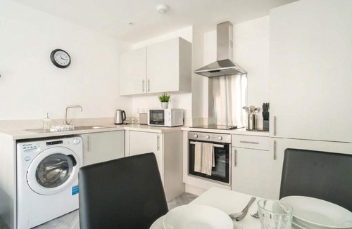 Preston Apartment | Central Preston Bright 1BED Apartment w WiFi