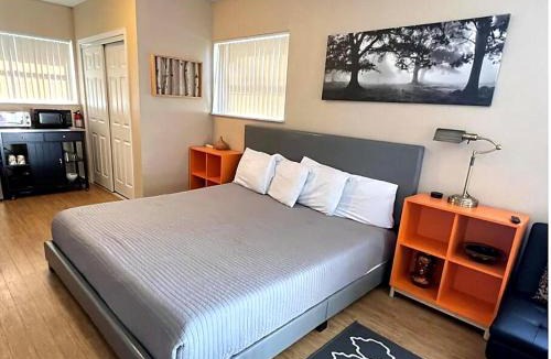 Winter Haven Apartment | Central Private King Suit Washer Dryer 2 Miles to Hospital