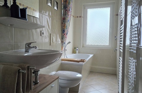 Sonnenberg Apartment | Central & quiet apartment near the main station, university and Chemnitz city center