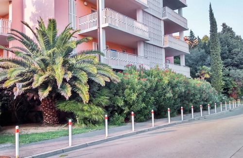Portoroz Apartment | CENTRAL RESIDENCE - Prime location, 2 min walk to the Beach, Free Parking & WiFi