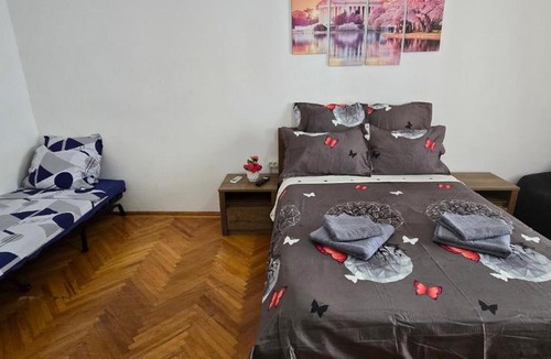Ploiesti Apartment | Central Residence
