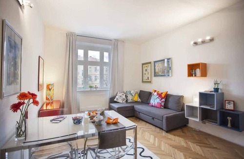 Smichov Apartment | Central river view Su