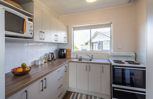 Nukuhau House | Central Riverside Retreat - Taupo Holiday Home