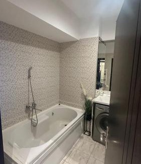 Ramnicu Valcea Apartment | Central Rm Valcea Luxury Apartment
