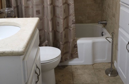 Amarillo Cottage | Central Safe Neighborhood - Kids - Pet Friendly