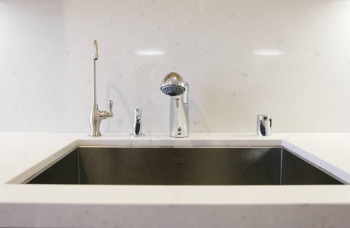 Eureka Valley Apartment | Central San Francisco Top Floor Jewel Box, Parking, Laundry