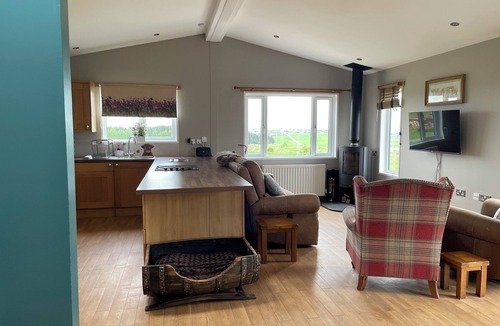 Forth Cabin | Central Scotland Cosy Farm Stay at Drovers Lodge, Perfect for families and pets!