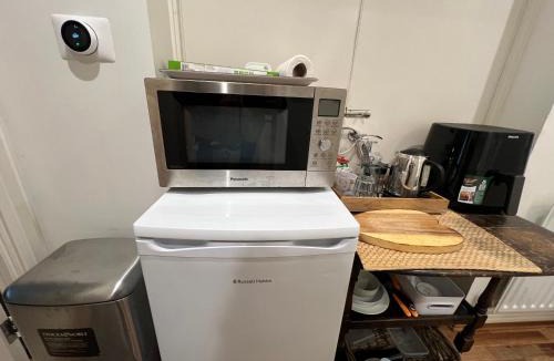 St Albans Apartment | Central Self Contained Service Studio