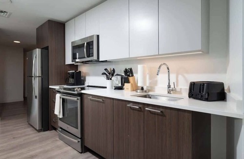 Central Square Apartment | Central Serene 2BR Penthouse Near MIT & Harvard with King bed GYM Parking
