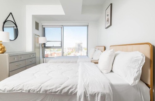 Central Square Apartment | Central Serene Condo King Bed by MIT Harvard GYM