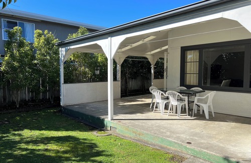 Palmerston North House | Central Spacious House With Backyard And Patio