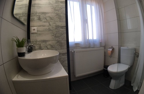 Lazaret Apartment | Central Spacious Apartment (near train station)