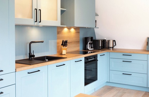 Juist Apartment | Central, spacious penthouse apartment, elevator, south-facing balcony, for 6 people + dog
