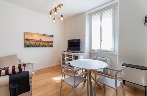 Centro Direzionale Apartment | Central station aptament