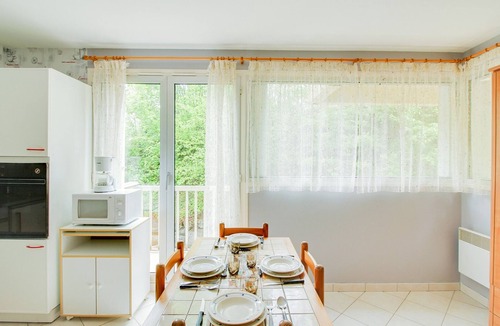 Cauterets Apartment | Central Studio for 4 with Parking, Near Ski Lift & Thermal Center