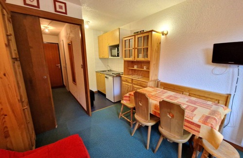 Valfrejus Apartment | Central Studio for 4 with Balcony, Mountain Views, and Easy Slope Access