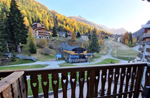 Valfrejus Apartment | Central Studio for 4 with Balcony, Mountain Views, and Easy Slope Access