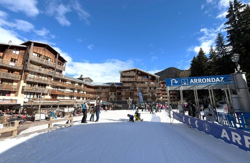Valfrejus Apartment | Central Studio for 4 with Balcony, Mountain Views, and Easy Slope Access