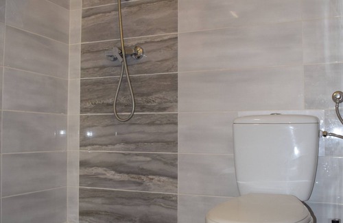 Inner City Budapest Apartment | Central Studio, steps to Great Market, Gellert Bath & Corvinus University