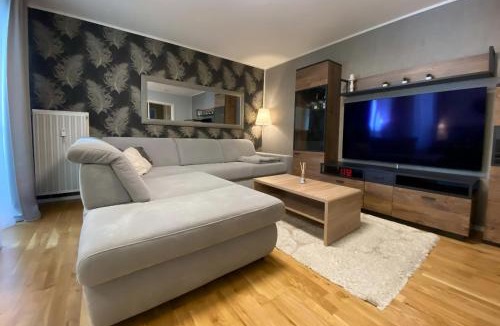Sudweststadt Ostlicher Teil Apartment | Central Studio with Balcony & Garage – APOLONIAliving