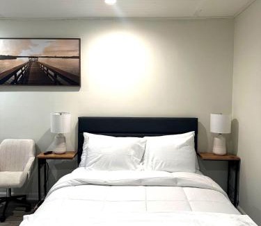 Calverton Apartment | Central Studio with Free Parking