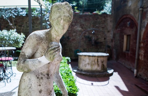 Siena Historical Center Apartment | Central Studio with Garden in the Duomo area
