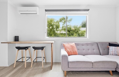 Manly Apartment | Central Studio with Pool, Gym Access 2mins Walk Beach