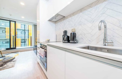 Auckland Central Business District Apartment | Central Stylish Comfy Studio with Swimming Pool