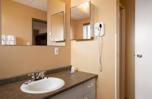 Lloydminster Hotel | Central Suite Hotel