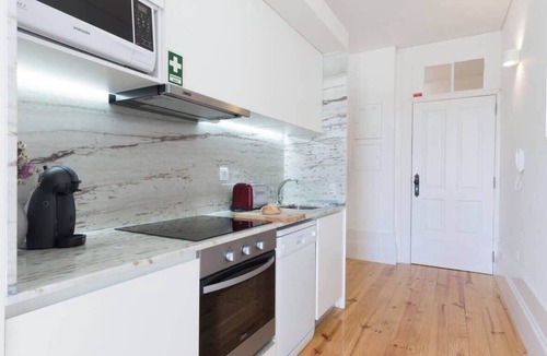 Lapa Apartment | Central Sunny Flat - Prime Location by HostWise