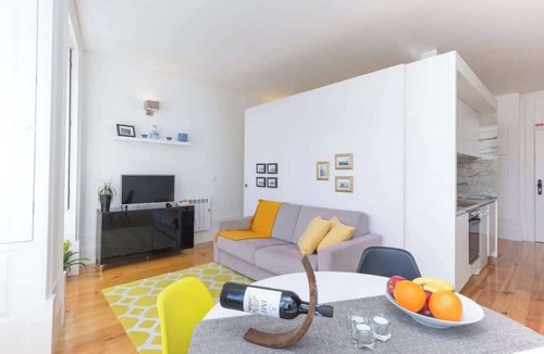 Lapa Apartment | Central Sunny Flat - Prime Location by HostWise