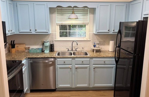 Flowood House | Central Townhome at Reservoir-Ideal for Couples or Business Travel, Pet Friendly