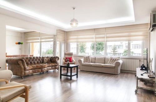 Gayrettepe Apartment | Central