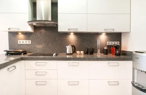 Gayrettepe Apartment | Central