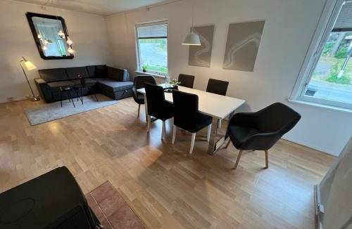 Narvik Apartment | Central Trainstation Apartment with free Parking