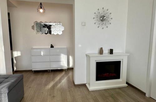 Curtea De Arges Apartment | Central Vibe