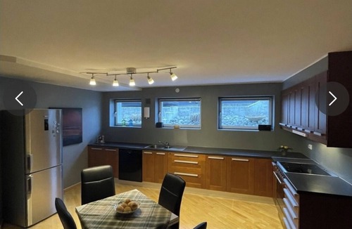 Sandnes Bed & Breakfast | Centralized & Cozy Room available for a relaxed stay with Free parking and WiFi