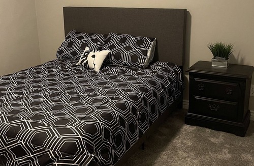 Alhambra House | Centrally located 15 mins from cardinals stadium