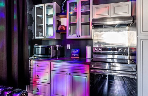 Chestnut Hill Apartment | Centrally located 2 Dwntwn Nashville w/adult themed layout for a memorable stay
