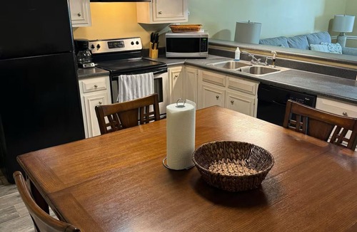 Albany House | centrally located 3 bed 2 bath