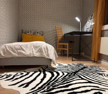 Raufoss Apartment | Centrally located, 3 bedrooms, garden, parking and fast WiFi